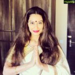 Payal Rohatgi Instagram - आज हम बात करेंगे Cultural Marxism के बारे में जहां सनातन धर्म के त्योहार को निशाना बनाया जाता है। यह इसलिए किया जाता है क्यूँकि हिंदू अपने आपके वजूद से शर्मिंदगी महसूस करे। शुरुआत होगी #Navratri से जहां माँ दुर्गा के photos viral किए जाएँगें जहां उन्हें चोट लगी है और domestic violence के ऊपर संदेश दिया जाएगा। जबकि domestic violence परे वर्ष होता है। Raavan को feminists पसंद करती है क्यूँकि उसने सीता माँ का बलात्कार नहीं किया मगर वो इसलिए था क्यूँकि उसे श्राप मिला था कि अगर वो ऐसा करेगा तो वो भस्म हो जाएगा। फिर आएगी #Diwali की बारी जहां Diya में तेल डालने पर गरीब की बात की जाएगी। #Holi में #Holika को dalit कहा जाता है जबकि वो ब्राह्मण थी और अपने कुकर्म की वजह से जल गयी। अब यह सब उदाहरण दे हम हिंदू को जगाना चाहते हैं और liberals का conspiracy expose करना चाहते है।