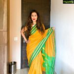Payal Rohatgi Instagram - आज बात करते हैं सुशांत की फ़िल्म #Sonchiriya के साथ हुई conspiracy के बारे में। सुशांत के यह फ़िल्म release हुई २०१९ में और इस फ़िल्म के producer थे #RonnieScrewvala और director थे #AbhishekChaubey। फ़िल्म अच्छी थी फिर भी इसे theatre नहीं मिले जो समझ नहीं आता क्यूँकि फ़िल्म का producer बड़ा था। #Sonchiriya को वो ही producer ने produce किया जिसने #Uri फ़िल्म बनाई। तो Ronnie को theatre कैसे नहीं मिले ??? Ronnie का partner है #SidarthRoyKapur जिसकी तीसरी बीवी है #VidyaBalan जो सबको सुशांत की मौत पर चुप रहने को कह रही थी। समझ आया chronology ???? यह लोग ने कैसा खेल खेला की #LuppaChuppi फ़िल्म जिसमें #KarthikAryan और #KritiSanon थी उसे ज़्यादा theatre मिले ना कि सुशांत की फ़िल्म को ???? यह फ़िल्म #DineshVijan की दूसरी फ़िल्म थी #kritisanon के साथ जब कि दो फ़िल्म की deal तो सुशान्त के साथ भी sign की थी उसने ??? सुशांत के fans ने उसे यह भी कहा कि कैसे कुछ theatre में #Sonchiriya dub करके release की जा रही है। यह तो साज़िश थी क्यूँकि फ़िल्म को Bundeli dialect में शूट किया गया था और उसे flop करने के लिए दूसरी भाषा में dub कर release करना एक साज़िश थी। ना #DineshVijan, #RonnieScrewvala से बड़ा था कि उसे ज़्यादा theatre मिलते ना #KarthikAryan, #SushantSinghRajput से इतना बड़ा था कि वो ज़बरदस्ती theatre छिन लेता अपनी फ़िल्म के लिए। यह एक साज़िश थी THEY लोगों द्वारा जिन्हें सज़ा भगवान ज़रूर देगा। यह जो THEY थे उन्होंने सुशांत को बर्बाद करना बहुत समय से शुरू किया। Disha की मौत पर भी सुशांत ने अपनी बहन को बोला कि THEY उसको छोढ़ेंगे नहीं अभी। यह सारे THEY हैं बॉलीवुड वाले जो सुशांत को ख़त्म करना चाहते थे और भगवान आज पूरे बॉलीवुड को ख़त्म करेगा उनके karm की वजह से। यह बॉलीवुड वाले UP में film city बनने के नाम से तिलमिला रहे हैं क्यूँकि उन्हें पता है कि मुंबई की film city से सो गुना बेहतर film city जब UP में बनेगी तो लोग मुंबई से बाहर shooting करेंगे और base टूटेगा इन लोगों का जो बॉलीवुड को अपनी बाप दादा की जायदाद समझते हैं। #payalrohatgi
