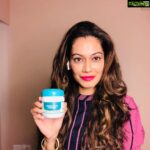 Payal Rohatgi Instagram - #HinduJanJagrutiSamiti का पत्र महाराष्ट्र के गृह मंत्री को सही है क्यूँकि #AkshayKumar की फ़िल्म #LaxmiBomb को ban करना उचित है। यह फ़िल्म में माँ लक्ष्मीदेवी का नाम का प्रयोग कर उनका अपमान करना यह सोच है। क्यूँ नहीं फ़िल्म का नाम #FatimaBomb #AyeshaBomb ये रखने का कोई सोचता भी नहीं फ़िल्म जगत में ??? हिंदुओ की भावनाओं को ही निशाना बनाया जाता है। फ़िल्म में Akshay के किरदार का नाम #Aasif है और Kaira का नाम #Priya है और फिर से #LoveJihad का प्रयास लिया गया है। फ़िल्म में #लक्ष्मीपटाके को जो ban करने का प्रयास है उसे ओर प्रोत्साहन मिलेगा यह फ़िल्म के release होने पर। फ़िल्म की producer #ShabinaKhan है और writer #FarhadSamji जो हिंदूविरोध सोच रखते हैं। Shabina ने तो Kashmir lockdown का भी विरोध किया था। #Boycott #Laxmibomb क्यूँकि महाराष्ट्र के गृहमंत्री ने Mohammed-Messenger of God एक फ़िल्म के release पर पाबंदी लगाने के लिए केंद्रीय सरकार को लिखा भी था क्यूँकि उन्हें मुस्लिम समुदाय के लोगों की भावनाओं की चिंता थी। आशा करते हैं कि अब महाराष्ट्र सरकार को हिंदूओं की भावनाओं की भी चिंता होगी 🙏