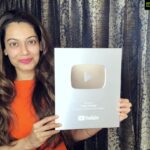 Payal Rohatgi Instagram - खबर आयी है कि news channel fake news चलाते है और इसलिए उनको जुर्माना देना पड़ रहा है। AajTak को जुर्माना देना पड़ रहा है और बाक़ी कुछ channels को। और अब यह video बनाने से पहले #Newsnation ने मुझे एक debate के लिए invite किया जहां वो कह रहे थे कि Rhea को #BiggBoss में बुलाने का प्रस्ताव बन रहा है। हम तो इतना कहेंगे कि #SalmanKhan का partner #NikhilDwendi तो अपनी ज़ुबान से ही बोल रहा था कि वो Rhea को काम देगा तो यह कोई shocking news नहीं। आख़िर पूरा बॉलीवुड कहीं ना कहीं drugs का धंधा करने वाली से सहानुभूति रखता है🤣 हमें यह भी खबर देखी कि media ने जानबूचकर #Hathras की घटना ग़लत तरीक़े से break करी क्यूँकि victim का बलात्कार नहीं हुआ। और अब एक ख़त public में आया है #SudarshanNews channel द्वारा जहां Sandeep ने कहा है कि victim की माँ और भाई ने उसे पिटा क्यूँकि victim की दोस्ती उसके साथ थी। परंतु victim का एक video आया बाहर जहां वो खुद अपने मुँह से बयान दिया था जब की media में कहा था कि उसकी ज़ुबान कट गयी थी।तो media झूट ज़रूर बोलता है। Media को celebrities के vehicles के पीछे जाने से माना किया गया है क्यूँकि यह करने से accident हो सकते हैं। यह वजह से Princess Diana का death हुआ था जब वो अपने partner Ali Dodhi के साथ travel कर रही थी 🙏 #payalrohatgi