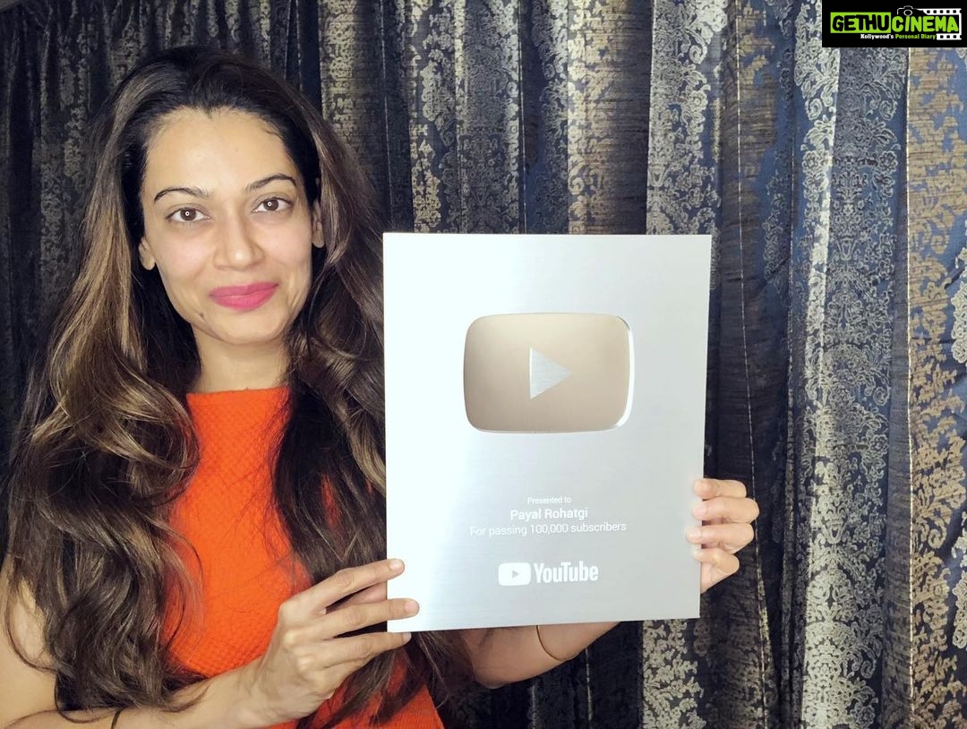 Payal Rohatgi Instagram - खबर आयी है कि news channel fake news चलाते है और इसलिए उनको जुर्माना देना पड़ रहा है। AajTak को जुर्माना देना पड़ रहा है और बाक़ी कुछ channels को। और अब यह video बनाने से पहले #Newsnation ने मुझे एक debate के लिए invite किया जहां वो कह रहे थे कि Rhea को #BiggBoss में बुलाने का प्रस्ताव बन रहा है। हम तो इतना कहेंगे कि #SalmanKhan का partner #NikhilDwendi तो अपनी ज़ुबान से ही बोल रहा था कि वो Rhea को काम देगा तो यह कोई shocking news नहीं। आख़िर पूरा बॉलीवुड कहीं ना कहीं drugs का धंधा करने वाली से सहानुभूति रखता है🤣 हमें यह भी खबर देखी कि media ने जानबूचकर #Hathras की घटना ग़लत तरीक़े से break करी क्यूँकि victim का बलात्कार नहीं हुआ। और अब एक ख़त public में आया है #SudarshanNews channel द्वारा जहां Sandeep ने कहा है कि victim की माँ और भाई ने उसे पिटा क्यूँकि victim की दोस्ती उसके साथ थी। परंतु victim का एक video आया बाहर जहां वो खुद अपने मुँह से बयान दिया था जब की media में कहा था कि उसकी ज़ुबान कट गयी थी।तो media झूट ज़रूर बोलता है। Media को celebrities के vehicles के पीछे जाने से माना किया गया है क्यूँकि यह करने से accident हो सकते हैं। यह वजह से Princess Diana का death हुआ था जब वो अपने partner Ali Dodhi के साथ travel कर रही थी 🙏 #payalrohatgi