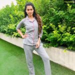 Payal Rohatgi Instagram - देखिए अभी तक मैं Kangana के मुंबई को POK से तुलना वाले बयान से नाखुश थी परंतु Kunal Kamra जैसे लोग जो उसकी बुराई कर रहे है वो ख़ुद भारत को पाकिस्तान से बहुत बार compare कर चुके हैं। रही बात feminists कि वो तो इतने दोगले हैं की हँसी आती हैं। Shivsena ने #SanjayRaut जी का गाली देना kangana को ग़लत है क्यूँकि यहाँ वो सत्ता में हैं। उनके नेताओ का खुला धमकी देना Kangana को ग़लत है। मगर कोई भी B grade feminists अभी तक इसके ऊपर कुछ नहीं बोली क्यूँकि कंगना से नफ़रत में वो अपना feminism भूल गए। मगर वो अपना प्यार Rhea की middle class family के तरफ़ नहीं भूले जो drugs करती है। Rhea के पिता का बयान कि एक middle class family को नष्ट किया जा रहा है बताता है उनका झुकाव। वो एक drug mafia के समर्थक है और अब सुशांत को drugs देने वालों से साथ खड़े हैं। सभी को इतना कहना है राजदीप जैसे sugar daddy को भी कि जब मैं jail गयी थी तो मेरा परिवार भी बहुत पीड़ित था। मगर कोई कुछ नहीं बोला। यह हैं इनका दोगलापण। कंगना को सुरक्षा मिलनी चाहिए क्यूँकि वो भारतीय नागरिक है और अगर कोई भारतीय नागरिक की सोच से आप समर्थन नहीं करते तो उसे धमकी नहीं दे सकते। रही बात सरकार के ख़िलाफ़ बोलना छ्त्रपति शिवाजी महाराज के ख़िलाफ़ बोलना नहीं है 🙏 #payalrohatgi