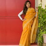 Payal Rohatgi Instagram - Financier एक bollywood film कि रीढ़ की हड्डी है जिनके ऊपर में बातचीत इसलिए कर रही हूँ क्योंकि मैंने एक इन्फ़ॉर्मेशन पढ़ी।इंफॉर्मेशन एक bollywood अभिनेत्री की है जो A grade काम करती है परंतु भारतीय नागरिकता नहीं रखती। Srilanka की नागरिकता रखती है।हिन्दी भी ढंग से नहीं बोल पाती मगर उसे काम मिलता है। वो भी Ram Setu जैसी फ़िल्म में 🤪 उसके bare में एक ख़बर है कि उसके रिश्ते थे एक व्यक्ति Sukesh chandrashekhar के साथ जी हाल में jail में है। Sukesh chandrashekhar शादीशुदा है उनकी पत्नी को भी जानती थी Jacqueline Fernandes जिसके बारे में मैं आज बात कर रही हूँ। Sukesh chandrashekhar Tihar jail के अंदर jail officials को बहुत सारे फ़ायदे दे रहे हैं ऐसा पता चला। jail कर्मचारियों को रिश्वत खिला रहे हैं और उनके ऊपर इल्ज़ाम है 200 करोड़ का extortion का जो उन्होंने Ranbaxy के Promoter की बीवी के साथ किया उनके पति को jail से निकालने का आश्वासन दे के। अब Jacqueline को भी ED ne बुलाया है और पूछताछ कर रही है परंतु Sukesh के वकील का कहना है कि Jacqueline और Sukesh के निजी संबंध काफ़ी गहरे थे और ये दर्शा रही है कुछ तस्वीरें social media platform पर जो बाहर आयी है। बस इतना ही कहना है कि क्या यही कारण है कि Jacqueline अपने फ़िल्मों में पैसा डलवा कर ख़ुद अभिनेत्री की तरह काम करती है ??? Sukesh शादीशुदा है परंतु हमें पता है bollywood के अंदर बहुत सारी अभिनेत्रियों ने शादीशुदा आदमियों का divorce करवाकर उनसे शादी करी है। सच क्या है तो समय बताएगा परंतु ये खबर एक बात स्पष्ट कर देती है कि कैसे कुछ अभिनेत्रियों को कम मिलता है जो अमीर financier को जानती है। casting couch, financier link, nepotism यह सब है बालीवुड के अंदर। #payalrohatgi