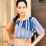 Payal Rohatgi Instagram - Bichari feminists ख़ुद के कपड़े फटते हुए देखकर क्या महसूस कर रही होगी ?? Rhea के समर्थन में आयी वो Print की पत्रकार जो सुशांत के परिवार की Toxic Bihari family कह रही थी क्यूँकि उन्होंने Rhea के ख़िलाफ़ FIR दर्ज करी तो उस feminist jyoti की में इतना कहना चाहती हू कि सुशांत के परिवार ने Ankita और Kirti दोनो के साथ अच्छे सम्बंध रखे थे। सिर्फ़ यह विश्कन्या के साथ नहीं रख पाए जो उनके बेटे जो निगल गयी। जितना भी ड्रामा Rhea कर रही है पहले gratitude note दिखाकर और फिर Whatsapp chat दिखाकर वो ख़ुद अपने fake ड्रामे की expose कर रही है।सुशांत ने अपने gratitude note में अपने माँ का नाम तक नहीं लिखा जिसे वो बहुत प्यार करता था? वो सिर्फ़ इस नागिन Rhea के परिवार से प्रभावित था ???? कितनी बड़ी झूठी है यह औरत। Whatsapp message दिखाकर वो सुशांत कि बहनो को manipulative कहना चाहती है तो इतना कहना है उसे कि यह Whatsapp message कोई भी SIM से लिखे जा सकते थे क्यूँकि सुशांत का number बदलता था और इसका गवाह Sidarth Pithani है जिसने brother-in-law के messages दिखाए थे जब वो सुशांत से direct सम्पर्क नहीं कर सकते थे।यह messages में Rhea ने जो molestation का आरोप लगाया है सुशांत की बहन पर वह आरोप Ankita ने कभी नहीं लगाया ?? वो Ankita जिसके साथ सुशांत के सम्बंध काफ़ी सालो तक थे ??? यह Whatsapp message में Rhea ख़ुद expose करती है कि सुशांत feminists की VICTIM ड्रामा करणे वाला समझता था 😂😂😂 तो feminists की नफ़रत तो बनती है 🙏 #payalrohatgi