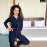 Payal Rohatgi Instagram – सुशांत शायद बॉलीवुड का nepotism सहेन नहीं कर पाया या जो politics हो रही थी उसके साथ परंतु इस मानसिक स्थिति का ग़लत फ़्यादा उठाया Rhea ने और सुशांत की बहने उन्हें समझ नहीं पायी। क्यूँकि Rani दी का chat है Shruti Modi के साथ Nov २६ को दवाई की prescription के बारे में। और अभी हम ने सुना कि तीन बहने थी nov में सुशांत के घर में और nov २७ को एक बड़ी लड़ाई हुई थी जिसके वजह से तीनो बहनो ने घर छोड़ दिया और lalit hotel चली गयी। अगले दिन सुशांत ने खुद को hospital में भरती किया अपना इलाज करने के लिए। यह सब सुन कर सुशांत के लिए बहुत बुरा लगता है। 

सुशांत का strong front टूट गया था जो बहुत बुरा था।Europe trip से सुशांत जब वापिस आया तब वो affected था #Drive picture के OTT platform पर release होने से शायद क्यूँकि Samuel Miranda कह रहा है कि वो trip से आकर सुशांत काफ़ी रोता था और रात को room से बाहर आके भगवान की मूर्ति को गले लगाता था। 

अगर बहनो को पता था कि सुशांत substance abuse कर रहा है Ashok वकील के अनुसार तो यह ग़लत है क्यूँकि उनको फिर नहीं कहना चाहिए था कि उन्हें नहीं पता था इसके बारे में। सुशांत की बहन उन्हें waterstone club भी मिलने गई थी।वहाँ भी कहा जाता है कि सुशांत रोते थे।यह सुनकर बहुत दुःख होता है। 

June ८ को सुशांत अपनी बहन Priyanka से WhatsApp chat करते है कि उन्हें prescription चाहिए होगी दवाई लाने के लिए जो उनके कोई Doctor ने लिखी थी।तब Priyanka online prescription भेजती है WhatsApp पर सुशान्त को। तो बहन ही June ८ से सुशांत की prescription वाली दवाई handle कर रही थी जो काफ़ी shocking कहा मुझे। 

अब सही और ग़लत कौन है यह CBI बताएगा मगर यह अभी तक का सच है 🙏  #payalrohatgi