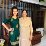 Payal Rohatgi Instagram - आज बात करते हैं अभिव्यक्ति की आज़ादी की जो बिचारि swara की लगती है उसके पास नहीं है 😜 जो लोग दिल्ली जलाते हैं, जो लोग ABVP और Bajrang Dal के लोगों के ख़िलाफ़ बड़ा समूह इखटा करवाने की चीख देते हैं वो लोग Bangalore के जलने पर भी ख़ामोश हैं क्यूँकि यह उनके agenda के बाहर है।स्वरा जैसी भारतीय उस पत्रकार की Interview देगी जिसने सुशांत के ऊपर मानसिक हमला किया था blind articles लिखके। Rajeev Masand नाम है उसका।ऐसे लोग देश जलाते हैं CAA के नाम पर मगर उन्हें कोई गिरफ़्तार नहीं करता भारत में।मगर यह लोग फिर भी VICTIM card खेलते हैं कि उनके पास अभिव्यक्ति की आज़ादी नहीं क्यूँकि कोई brand वाला उनसे endorsement छिन लेता हैं उनके CAA के नाम पर आतंक देखकर 🤔 कैसे देशद्रोह और मतलबि लोग हैं यह ??? दूसरी ओर दिल्ली दंगो के ऊपर किताब लिखी जाती है तो उसे publish होने से liberal रोकते हैं क्यूँकि उन्हें सच नहीं सुनना। यह कहाँ की Freedom of Speech का उदाहरण है ??? AAP के नेता #TahirHussain की बेगुनाह साबित करणे वाली किताब publish हो जाती है परन्तु दिल्ली दंगो के ऊपर कोई ओर अपनी सच्चाई से तो उसकी किताब ही publish नहीं करने दो 😛 वरना liberals रोने लगेंगे 🙏 Bangalore में दिंगे हुए क्यूँकि किसिने मुस्लिम के भगवान के बारे में social media पर कुछ ग़लत बोला। परंतु अब Aamir Khan कि बीवी की डर नहीं लगता। सुशांत की मौत के सिलसिले में परिवार के वकील ने कहा की कोई भी परिवार से Sandip Singh की नहीं जानता है।और क्यूँ उसने सुशांत की body की handle किया hospital और crematorium में ?? साथ में सुशांत के trainer का कहना है कि सुशांत का murder हुआ है। हम यह जानना चाहते हैं कि क्या कोई terrace से सुशांत के कमरे में entry ले सकता था ???? CBI जवाब दे सकती है इसका🙏 #payalrohatgi