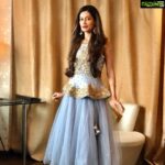 Payal Rohatgi Instagram - Article 26 सभी धर्मों के लोगों की हक़ देता है अपनी धार्मिक संस्था चलाने के लिए। परंतु भारत के अंदर मस्जिद की हक़ है मदरसा चलाने का, church की हक़ है convent school चलाने का परंतु मंदिर की हक़ नहीं गुरुकुल चलाने का 😡 यह ग़लत है और इसको बंध करना चाहिए क्यूँकि बहुसंख्य होने के नक़ाबके पीछे हिंदुओं की ख़त्म करणे का प्रयास किया जा रहा है। मंदिरो की सारी donations state सरकार लेती है और मंदिरो की ज़मीन भी लेती है। भारत में हिन्दु, मुस्लिम, सिख और ईसाई एक हैं और सबके साथ एक ही सलूक होना चाहिए और सबको अपनी धार्मिक समस्थाये चलाने का मौक़ा 🙏 #payalrohatgi