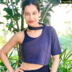 Payal Rohatgi Instagram - नमस्ते 🙏 मेरे Facebook के team page जो हमारा verified page है उसे Facebook ने block कर दिया है एक हफ़्ते से ऊपर। कहा है कि मैं hate speech या नी की नफ़रत फ़ेलाती हूँ। जो post को mark किया है वो Shaheen Baug के protestors की ज़ुबानी अपना झूट बोल रहे हैं कि कैसे कोई police वाले ने नहीं मारा उसे परंतु वो खुद नाले में गिर गयी थी इसीलिए उसे चोट आयी थी। यह पोस्ट को delete करने का मतलब मुझे अभी तक समझ नहीं आया 😡 Facebook और Instagram दो नो विदेशी platform हैं और यह दो नो platforms advertisements द्वारा पैसे कमाती है जो यह अपने platform पर promote करते हैं। यह platforms पर देश के ख़िलाफ़ बोलने वालों के page सलामत रहते हैं परंतु देश के हित में बोलने वालो के page ऐसे block कर दिए जाते हैं । क्या हमारी सरकार जो मज़बूत सरकार है और लोकतंत्र से सत्ता में आयी है वो एक foreign plafform को रोक नहीं सकती ??? वो foreign platform जो देशद्रोही ओ को आवाज़ देता है अपने प्लाट्फ़ोर्म द्वारा और देश के हित में सोचने वालों के साथ उनकी आवाज़ दबा देता है 😡 देश के minister of information and broadcasting को एक स्वदेशी platform बनाना चाहिए जहां सब अपनी आवाज़ रख सके, देश द्रोही भी शायद 🙄 मगर देश के हित में आवाज़ रखने वालों की आवाज़ नहीं दबाई जाए 🙏 #payalrohatgi