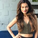 Payal Rohatgi Instagram - Feminism का मतलब Women Empowerment नहीं है 🙏 भारत के कुछ Feminists का उदाहरण मैं देती हूँ। Sonam Kapoor को अपनी शादी में फटाके जलाके जानवरोको डराना अच्छा लगता है क्यूँकि वो उसकी शादी है परंतु कोई ओर करे तो बिचारे जानवरों के ऊपर noise pollution से अत्याचार हो रहा है ऐसा बोलेगी 😛 Priyanka Chopra अपनी शादी में फटाके जलाएगी तो उसे asthma का attack नहीं होता परंतु दिवाली में air pollution द्वारा हुए asthma के उस जैसे मरीज़ों को बड़ी तकलीफ़ होती है उस पर ज्ञान देगी😉 Zaira Wasim एक आदमी पर fake molestation का आरोप लगाती है तो सारी Feminists उसके समर्थन में आ जाती है परंतु जब वो अपना career त्याग देती है अपनी धार्मिक विचारधारा के कारण तो सारी feminists ग़ायब हो जाती हैं🤪 Arfa Khanum Sherwani को Tanushree Dutta के Nana Patekar पे लगे सारे आरोप सही लगते हैं बिना कोई सबूत और जब महिला nurses और doctors आरोप लगाते हैं #TablighiJamaat के preachers पर ग़लत व्यवहार का तो Arfa उसे मानने से इनकार कर देती है 😉 Shehla Rashid के पास ढेर सारे diya हैं bangladeshi victims के साथ सहानुभूति दिखाने के लिए परंतु ख़ुद के भारतीय प्रधानमंत्री के समर्थन के लिए diye नहीं हैं जो मानवता के नाम पर था 😂 Feminism भारत में hindu नफ़रत का नाम हैं। यहाँ पर हिन्दु संस्कृति की विचारधारा का मज़ाक़ उड़ाया जाएगा परंतु इस्लामिक संस्कृति पिछड़े विचारो को सलाम ठोकी जाएगी। इन Feminists से दूर रहिए और अपनी संस्कृति को बचाइए 🙏 Watch https://youtu.be/OSLcv1P3GU4 to hear #payalrohatgi 🙏