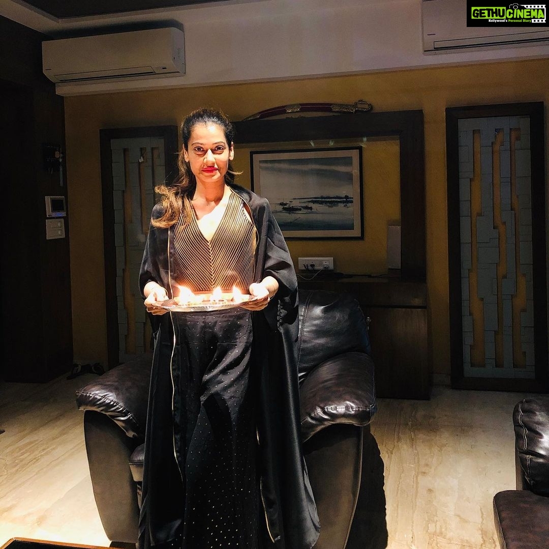 Payal Rohatgi Instagram - #9pm9minutes #payalrohatgi