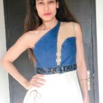 Payal Rohatgi Instagram - आज हम बात करते हैं China के बारे में वो China जिसने Corona virus बनाया एक #bioweapon की तरह और यह लापरवाही की वजह से उनसे उनके ही लोगों पर release हो गयी। उन्होंने अपने ही लोगों का बलिदान दे दिया। यह China के #Alibaba के founder #JackMa के समर्थन में आयी liberal #VidyaKrishnan जो #CaravanIndia जैसी घटिया news portal के लिए लिखती है। #JackMa ने tweet किया की कैसे वो Emergency supplies सारे Asian देशों को दे रहा है सिवाय भारत के तो यह liberals भारत विरोध में बयान दे रहे हैं 🙏 भारत के liberals को भीख अच्छी लगती है और उनको पाकिस्तान से ईर्षा हो रही है कि पाकिस्तान को भी emergency supply JackMa दे रहा है परंतु India को नहीं 😂 तो इस बेवक़ूफ़ औरत को में इतना कहना चाहती हूँ की भारत emergency supply दे रहा है Italy को जो एक G7 देश है क्यूँकि भारत शक्तिशाली है ना कि भिखारी। मगर मोदी नफ़रत में यह liberals china के गुण गाएँगे भारत में Twitter जैसे विदेशी platform पर जो china में ही ban है 🤣 🤣🤨 मगर इनको यह दोगलापण नहीं दिखता 🙏 चाइना जानबूचकर मानवता दिखा रहा है क्यूँकि उसे दुनिया को बताना है कि वो कितना मानवता के बारे में सोचता है जबकि उसी ने corona virus द्वारा अपने लोगों को शायद मरवा दिया 🙏 #payalrohatgi
