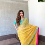 Payal Rohatgi Instagram - सभी भारतीय को होली की बधाई।आज के दिन बुराई की हार होती है और अच्छाई की जीत।इसलिए सभी #YesBank वालों को में इतना कहना चाहती हूँ कि हमारी अर्थव्यवस्था ख़राब नहीं है क्यूँकि हमारे प्रधानमंत्री मोदी जी ने कहा है और liberals झूट फेलाना बंध करो। RBI का takeover भारतीय लोगों के फ़ाईदे के लिए हैं ना कि उनके नुक़सान के लिए। #RanaKapoor जो Yes Bank के founder थे उन्होंने Priyanka Gandhi की कोई painting ख़रीदी थी २ क्रोर में🤔 प्रियंका गांधी painter कब बनी ???? Mamta Banerjee भी painting बेचती है जब पैसे कमाने होते हैं और पूर्व Defence Minister की biwi भी अपनी painting बेचती है २८ क्रोर में 😛 यह तो बहुत सही धंधा है black money को white में convert करणे का जो Rana Kapoor के बैंक में होता था 🙏 साथ में कोई जोकर है #VirDas करके जो जो हिंदुओं को भाषण दे रहा था की होली पर जनवरो पर रंग नहीं लगाना तो उस donkey को में इतना कहना चाहती हूँ कि जनावरों को जो मार कर खाते हैं उनके बारे में भी तो कभी अपने विचार रखो 😛 इन joker के हिसाब से जानवर मारकर खाना सही परंतुउन पे रंग फेंकना ग़लत। कहाँ से आते हैं यह donkey 🙏 @bodhitreejaipur_official