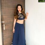 Payal Rohatgi Instagram - Article 28, 29 और 30 को भारत के सविधान से निकालना होगा या तो amend करना होगा। यह article Hindu विरोधी article हैं और यह द्वारा कोई भी हिन्दु educational institute में भागवत गीता या फिर रामायण नहीं पढ़ा सकता परंतु एक Muslim educational institute में क़ुरान और बाइबल की teachings पढ़ा सकता है। साथ में Gurukul परम्परा को target करते हैं क्यूँकि Gurukul को कोई सरकारी सहायता नहीं मिलती परंतु Madarsaa को मिलतीं है। मस्जिद और चर्च के revenue को सरकार नहीं लेता परंतु मंदिर की सारी कमाई सरकार लेता है 😡 हमारे देश में #भारतमाताकीजय बोलना साम्प्रदायिक बयान है परंतु #पाकिस्तानज़िंदाबाद एक freedom of speech है। #AmarnathYatra पर यात्रियों को tax लगता है और #Haj पर सब्सिडी मिलती है 🙏 #payalrohatgi
