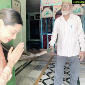 Payal Rohatgi Instagram - राम राम जी 🙏 मैं एक छोटे से मस्जिद में गयी Eid के त्योहार पर मगर मुझे अंदर जाने नहीं दिया 🤣 क्यूँकि में #महिला थी वो भी ग़ैर मुस्लिम 🤣 यह मस्जिद #Juhapura में हैं #karnavati (अहमदाबाद) में।अब करो ड्रामा इस पर #ArnabGoswami @republicworld की debate में #WOMANEMPOWERMENT के नाम पे। @republicworld के #ArnabGoswami को मेरा संदेश। मैं #Menstruation में भी नहीं थी परंतु मैं AURAT थी और NON-MUSLIM इसलिए मुझे एक छोटे से मस्जिद में भी जाने नहीं दिया 😜 बाहर से ही लौट जाने को बोला 🤣🤣 जैसे में कोई UNTOUCHABLE हु 🙏 #PayalRohatgi