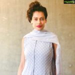 Payal Rohatgi Instagram - #SonamKapoor जो भारतीय नारी को second class citizen बुला रही है कोई Islamic देश की magazine के cover पर आने के लिए उसे पता है की Pooja Bedi की माताश्री naked दोढी थी मुंबई के beach पर अपनी आज़ादी दिखाने अपने समय में😜 । दूसरी Feminist हैं Pooja Bedi जो PM Modi के Social Media platform को छोड़ने के ट्वीट का मज़ाक़ उतार रही थी और कह रही थी कि अब यह लोकतंत्र में भारतीय लोगों का ज़बरन social media भी BAN करवा दिया जाएगा सरकार द्वारा तो उसे हम याद दिलाना चाहते हैं कि उनकी माताश्री अपने ज़माने में नंगी दोढी थी उसके ऊपर Pooja जी के क्या विचार हैं 🤣। Pooja ने शायद इसी तरह narrative बदला होगा बहुत बार अपनी ज़िंदगी में क्यूँकि उन्होंने Aditya Pancholi के ऊपर अपनी maid का बलात्कार करने का आरोप लगाया था पहले कभी 🤨 । यह Feminist भूल जाती है कि Social Media का ज़माना है और उनकी बेवक़ूफ़ी पकड़ी जाएगी। साथ में Sonam Kapoor का Sonam Ahuja कब हुआ 🤣 यह ज़बरन हुआ Second Class Citizen के साथ या फिर उसकी मर्ज़ी से ??? Zaira Wasim ने अपनी मर्ज़ी से धार्मिक कारण की वजह से बॉलीवुड त्याग दिया 🤣 इसके ऊपर भी Sonam aunty ने अपने विचार नहीं रखे कभी क्यूँकि उसे तो सिर्फ़ हिन्दु प्रथाओं में बुराई दिखती है 🙏 #payalrohatgi