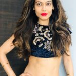 Payal Rohatgi Instagram - बहुत लोग यह अफ़वाह फ़ेला रहे हैं कि भाजपा और RSS दिल्ली के दंगो के पीछे है तो फिर AAP पार्टी के नेताओ के नाम क्यू आ रहे हैं तहक़ीक़ात में?? पहले #TahirHussain नाम लिया #AnkitSharma के परिवार ने जो AAP पार्टी के नेता हैं। Tahir पर इल्ज़ाम हैं Ankit की मौत का जो बहुत ही भयानक तरीक़े से की गयी थी। Sonam Kapoor ने इस पर tweet नहीं किया मगर वो Scroll को Funding कर रही है ऐसा उसने tweet किया है 🤔 यह औरत हिंदुओ पर हुए अत्याचार के ऊपर कभी बात नहीं करती परंतु हिंदू विरोधी tweet ज़रूर करती है। #ShivVihar और #Mustafabad में भी हिंदू लोगों के स्कूल, garage और मंदिर को जलाया गया। Raj Nayak एक दूसरा hinduphohic हिंदू TajMahal की प्यार का प्रतीक बुलाता है जो एक हिंसा का प्रतीक है मेरे अनुसार। क्यूँकि ShahJahan ने सारे कारीगरों के हाथ काट दिए थे ताज महल बनने के बाद। परंतु यह hinduphobic हिंदू जो अपनी निजी ज़िंदगी में भी रंगीन मिज़ाज रखता है वो Ram Setu को प्यार का symbol नहीं बोलेगा मगर Shahjahan को जिसने Mumtaz की मौत के बाद उसकी बहन से निकाह कर लिया था 🙄 यह लोग जो भाजपा और RSS को दोषी मान रहे हैं वो AAP के नेताओ के षडियंतर के बारे में चुप हैं 🙏 #payalrohatgi