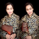 Payal Rohatgi Instagram - करोना काल में हमने देखा कि कैसे corona का second wave बोहोत ज़्यादा ख़तरनाक था। बहुत लोगों की जान गई बोहोत लोगों ने अपने रिश्तेदारों को खोया। और इन सब में हमने देखा कि कैसे लोगों ने भ्रष्टाचार किया oxygen cylinder के ऊपर, black marketing करके और लोगों की मौत से ख़ुद का घर बसाना चाहा। Corona कवच दिया Mediclaim company ने जिसका शायद दुरुपयोग भी किया गया। बहुत सारे लोग नक़ली RTPCR रिपोर्ट्स के विक्टिम बने जहाँ पर उन्हें hospital में भर्ती किया गया। और hospital में भर्ती होने के बाद वो ख़र्चा Mediclaim company ने दिया तो कहीं न कहीं असली patients ने suffer किया क्योंकि नक़ली patients बोगस bogus reports द्वारा पैसा बनाने का ज़रिया जान गए थे। हमारा भी एक Mediclaim जो June का था वो अभी तक पूरी तरह से Mediclaim company द्वारा दिया नहीं गया है।कुछ न कुछ बहाने दिये जा रहे हैं जिसकी वजह से देरी होती जा रही है तो 7 दिन में claim देने का ऐलान ऐसा marketing strategy भी Mediclaim companies को नहीं करना चाहिए क्योंकि ये वो कर नहीं पाते हैं। #payalrohatgi