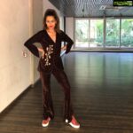 Payal Rohatgi Instagram - Swara कोई Indore की rally में speech दे रही थी कि Nagpur के चड्डी वाले लोग decide नहीं कर सकते की हिंदुस्तान किसका है 🤪🤪 यह औरत भी Kunal Kamra की तरह mentally unstable हो गयी है 🤣 RSS कोई political party नहीं और centre में भाजपा सरकार है जिसके नेता और हमारे देश के प्रधानमंत्री मोदी जी Gandhi जी का भी उतना सम्मान करते हैं जितना Liberals करते है 🤪 फिर Swara भारत के मुसलमानो को बोल रही है कि काग़ज़ नहीं दिखाना जो अगर यह करते हैं तो यकीनन detention camp में डाल दिए जाएगे। जो लोग Supreme Court में भगवान राम के होने का सबूत माँगते हैं वो खुद अपने काग़ज़ नहीं दिखाना चाहते🤔 अजीब हैं यह liberals 🤣🤣 यह औरत तो खुद तो डूबेगी साथ में सब भारतीय मुस्लिम को डुबाएगी क्यूँकि वो उनको भड़का रही है सरकार के ख़िलाफ़। यह वो ही सरकार है जिसने ५ क्रोर madarasa क़ो schlorship दी सरकार बनाते समय क्यूँकि वो भारत के मुस्लिम बच्चों को सही शिक्षा देना चाहते थे। परंतु यह donkey ने अब अपना राजनीतिक career चालू करने के चक्कर में CAA पे इतनी जानकारी होने के बावजूद लोगों को भड़काना बंद नहीं किया। सही माईने में यह सस्ता नशा कर रही है और बावली हो गयी है 🤣 #payalrohatgi