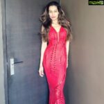 Payal Rohatgi Instagram - Ram Ram ji 🙏 Kashmiri पंडितो को ऐसे मौत के घाट उतरा था उनके धर्म के आधार पर 😡 तब कोई secular, कोई मुस्लिम, कोई कांग्रिस, कोई Bollywood वाला उनके समर्थन में नहीं आया 😡 शर्म करो सब के सब 🙏 Vidhu Vinod Chopra क्या यह सच दिखाया है आपने #Shikara में 😡 Friends don’t kill and rape each other’s wives #VidhuVinodChopra ji. Eradication of a community on the basis of their faith was done in 1990 😡 #KashmiriPandits were massacred by ISLAMISTS. That’s the truth 🙏 Dont give us Ganga, Jamuna, Tezeeb drama 😡 #Shikara