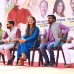 Payal Rohatgi Instagram - Bharat हिंदुओं का देश है यह RSS के सरसंचालक मोहन भागवत जी ने कहा एक event में जो सच है।उन्होंने कहा यह भूमि पर सबके पूर्वज हिंदू ही थे। यह सत्य है।सबकी मातृभूमि भारत है। उन्होंने Israel का उदाहरण दिया की कैसे उन्हें उनकी मातृभूमि से दूर करने का प्रयास किया जा रहा था परंतु Israeli लोगों को वह प्रस्ताव स्वीकार नहीं था क्यूँकि वह भी अपने आप को भारत की मिट्टी से निकले हुए मानते है।RSS भारत के सविधान को मानता है और यह हम इतना स्पष्ट तरीक़े से कह रहे हैं क्यूँकि कुछ दिनो से खबर आ रही है कि कैसे RSS भारत के सविधान को बदलेगा जो FAKE खबर है। पारसी लोगों का अवेस्था ग्रंथ है वेदकलिन समय से जहां भारत को #हिंदूकल पुकारा जाता है। यह हिंदू भूमि होने के कारण पुण्य भूमि है।गांधी जी भी कहते थे हिंदुत्व या नि सत्य की खोज।हमारे ऋषि मुनियोने लोक कल्याण की कामना से जो तप किया, परिश्रम किया मेहनत की उनके तप के कारण यह राष्ट्र उत्पन्न हुआ। आज़ादी मिलने के बाद ‘सत्यमेव जयते’ देश का घोष वाक्य बना।हमारे तिरंगे में जो चक्र है वो धर्म का चक्र है। भारत हिंदू राष्ट्र है।वह हमारे ज्ञान का नाम है, हमारे ज्ञान की साधना का नाम है, सत्य का नाम है। #payalrohatgi @raysofsunjaipur