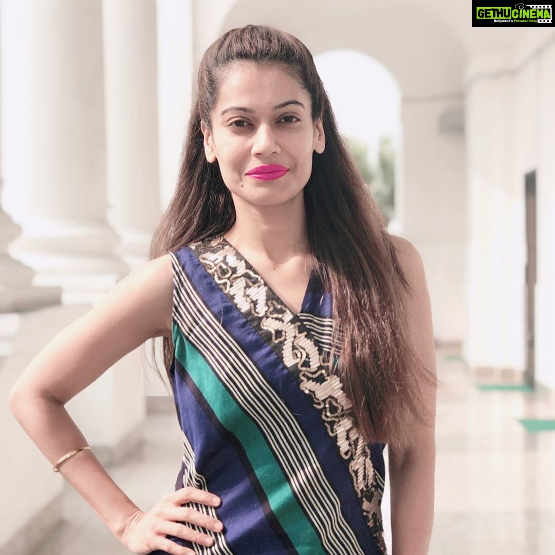 Payal Rohatgi Instagram - राम राम जी 🙏 भारत या नी हिंदुस्तान 🙏 इसको क्या बनते देखना चाहोगे हिंदू ? आपके बच्चों के भविष्य की बात है 🙏 १) हिन्दु राष्ट्र २) ग़ज़वा-ऐ-हिंद #PayalRohatgi