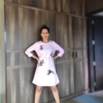 Payal Rohatgi Instagram - एक विदेशी औरत जिसका नाम है #IIhanOmar जो ख़ुद अपने देश Somalia से भाग के US में अपने भाई के साथ शादी करके रह रही है वो बैठके हमको कश्मीर के ऊपर ज्ञान दे रही है। उसे mobile network जो कटा था कश्मीर में #Article370 निकलने पर उसकी बड़ी चिंता है परंतु उसे कश्मीर के पंडितो के साथ जो हुआ १९९० में उसके बारे में नहीं पता शायद 😡। ऐसे लोग बेचारा बनके नए देशों में घुसते हैं और फिर वो ही गंदी सोच फेलाते हैं जहां उन्हें हिंदुओं की मौत नहीं दिखती परंतु मुस्लिम का mobile connection कट जाए वो दिखता है अंतरराष्ट्र level पर। साथ में इसको Assam में NRC पर बड़ी चिंता है जब कि हम सब को अभी तक समझ नहीं पड़ा की मुस्लिम देश से मुस्लिम refugee आते क्यूँ हैं भारत में ??? ऐसे IIhan जैसे लोग मुस्लिम देशों से भागकर दूसरे देशों में घुसते हैं और फिर NRC का ड्रामा करते हैं। #payalrohatgi @shalinirathodofficial