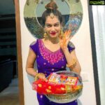 Payal Rohatgi Instagram - करवा चौथ मैं मानती हु क्यूँकि यह सनातन धर्म की ख़ूबसूरती है कि औरत अपने पति के लिए यमराज से भी लड़ने की शक्ति रखती है अगर उसकी आस्था सच्ची है 🙏 Regressive तो इसे frustrated औरतें कहती है 🙏 जन्मभूमि हमारी, राम हमारे, मस्जिद वाले कहाँ से आए 🤨 Middle East से घोड़ा भागते हुए और हिन्दुओ का धर्मपरिवर्तन करवाके 🙏 गुरु गोबिंद सिंह जी के बच्चों की हत्या करवायी और यह बाबर के वंशज है seculars 🙏 #MandirWahinBanayenge