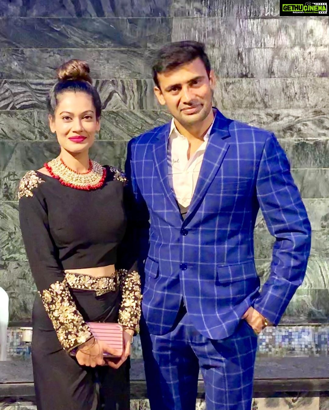 Payal Rohatgi Instagram - आप और आपके परिवार को दीपावली की हार्दिक शुभकामनाएं। #दीपावली #HappyDeepavali #payalrohatgi #sangramsingh