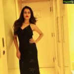 Payal Rohatgi Instagram - कोई SC और ST के पूरे भारत के नेता Dr Uday Rai हैं जो मुझे tag करके एक video बना रहे हैं कि वाल्मीकि और वेदव्यास के बारे में बात करना आज के समय में ग़लत है क्यूँकि आज के दौर में दलित वर्ग का कोई भी व्यक्ति ऊँच पदवी नहीं संभाल रहा भारत में तो इस मूर्ख आदमी को हम इतना कहना चाहते हैं कि हमारे देश के राष्ट्रपति #RamnathKovind की है एक हिंदू दलित। मगर यह #DrUdayRai जैसे नेता अपनी टिकिट के चक्कर में यह बात नहीं बताते मासूम भारतीय लोगों को। यह लोग जातीवाद का ज़हर घोलते हैं सनातनी लोगों के दिमाग़ में और पूरे विश्व में सनातन धर्म को बदनाम करते हैं। यह लोग आरक्षण नहीं ख़त्म करते और खुद आरक्षण द्वारा DR की पदवी पा लेते हैं और बाक़ी जनता को कहते हैं कि दलित वर्ग के लोग उँच पदवी पर नहीं है भारत में। इसके इलावा एक जोकर #PrashantKanojia है जो सनातन धर्म को बेचकर अपनी रोज़ीरोटी कमाता है और मुझे बेरोज़गार कहता है। इससे बड़ा धर्म विरोधी कोई नहीं 🙏 #payalrohatgi