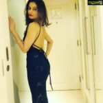 Payal Rohatgi Instagram - कोई SC और ST के पूरे भारत के नेता Dr Uday Rai हैं जो मुझे tag करके एक video बना रहे हैं कि वाल्मीकि और वेदव्यास के बारे में बात करना आज के समय में ग़लत है क्यूँकि आज के दौर में दलित वर्ग का कोई भी व्यक्ति ऊँच पदवी नहीं संभाल रहा भारत में तो इस मूर्ख आदमी को हम इतना कहना चाहते हैं कि हमारे देश के राष्ट्रपति #RamnathKovind की है एक हिंदू दलित। मगर यह #DrUdayRai जैसे नेता अपनी टिकिट के चक्कर में यह बात नहीं बताते मासूम भारतीय लोगों को। यह लोग जातीवाद का ज़हर घोलते हैं सनातनी लोगों के दिमाग़ में और पूरे विश्व में सनातन धर्म को बदनाम करते हैं। यह लोग आरक्षण नहीं ख़त्म करते और खुद आरक्षण द्वारा DR की पदवी पा लेते हैं और बाक़ी जनता को कहते हैं कि दलित वर्ग के लोग उँच पदवी पर नहीं है भारत में। इसके इलावा एक जोकर #PrashantKanojia है जो सनातन धर्म को बेचकर अपनी रोज़ीरोटी कमाता है और मुझे बेरोज़गार कहता है। इससे बड़ा धर्म विरोधी कोई नहीं 🙏 #payalrohatgi