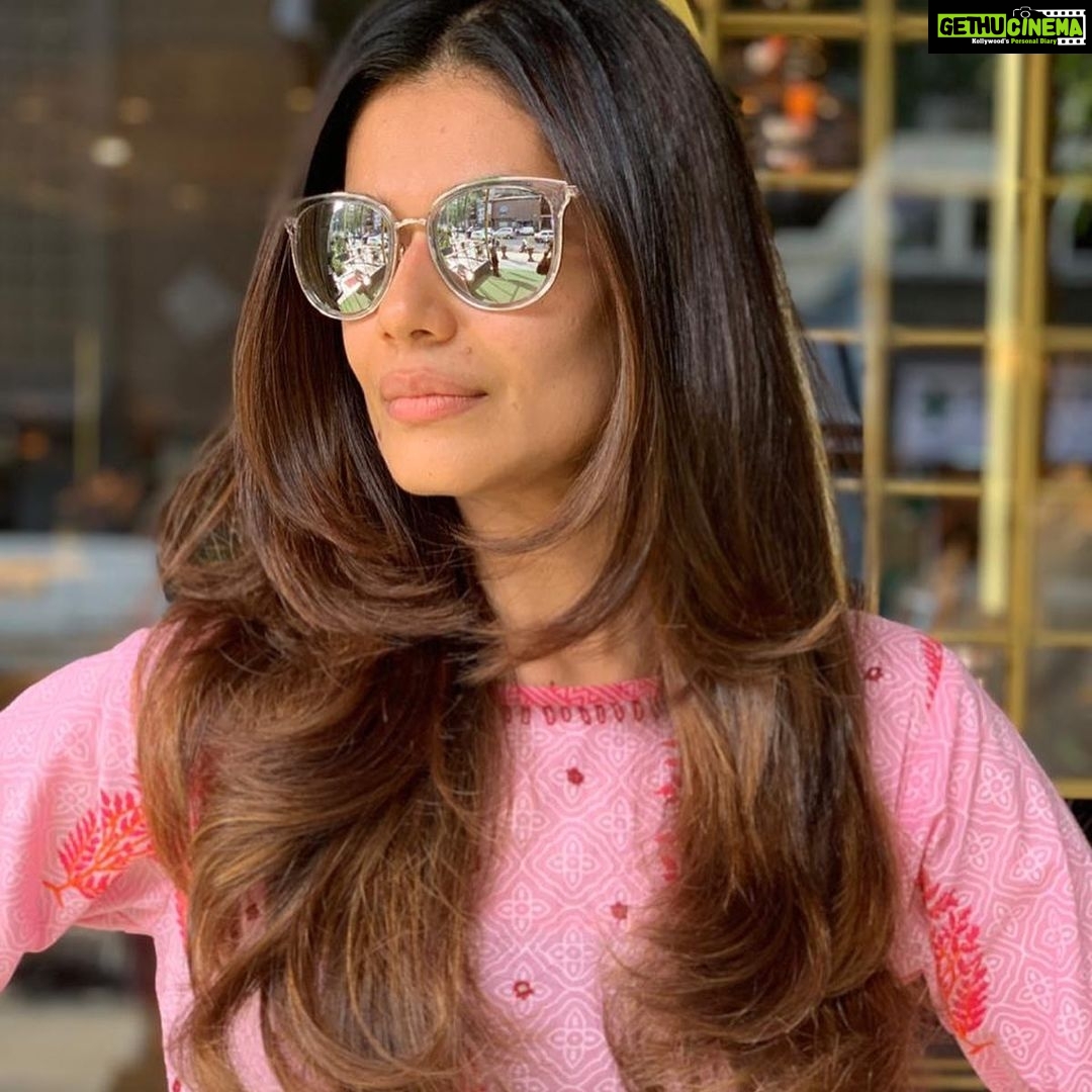Payal Rohatgi Instagram - राम राम जी 🙏 सभी ब्राह्मण श्री परशुराम नहीं बन सकते। सभी दलित अंबेडकर नहीं बन सकते। सभी राजपूत महाराणा प्रताप नहीं बन सकते।सभी मुस्लिम कलाम नहीं बन सकते।और जिसने जात पात जेसी गंदगी अपने दिमाग़ में भर रखी है वे कभी इंसान नहीं बन सकते🙏 #payalrohatgi
