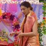 Payal Rohatgi Instagram - हमें न्यूज़ पड़ी की Income Tax department ने Mukesh Ambani, Nita Ambani और उनके ३ बच्चों को notice दिया ग़ैरक़ानूनी funds के तहेत। यह कानो में बहुत अजीब sound कर रहा था क्यूँकि बहुत लोग कहते हैं की Ambani सरकार बनाते हैं centre में। DK Shivakumar जो कांग्रिस के पहले के नेता थे उनकी बेटी Ashwariya के पास १०८ क्रोर की सम्पत्ति है जब की वो कोई काम नहीं करती 🤨 ।अच्छी बात है की यह सह black money के cases को जाँचा जा रहा है भारत में 🤪 #payalrohatgi