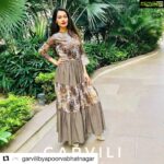 Payal Rohatgi Instagram - #Repost @garvilibyapoorvabhatnagar with @get_repost ・・・ @payalrohatgi in our three tier gathered long dress❤️ . . . . . #garvili हम जब भी कोई interview करते हैं तो लोग हम पर इलजाम लगते हैं कि हम को भाजपा salary देती हैं क्यूँकि हम देश के लिए बोलते हैं और सनातन धर्म के लिए बोलते हैं। अब actors ने अपने आप को इतना बदनाम किया हुआ है की सारी दुनिया समझती है कि यह क़ौम पैसे लेके ही देश के लिए बोलेगी क्यूँकि actors सिर्फ़ पैसे की ज़ुबान समझते हैं। Actors को छोड़िए, सारी दुनिया पैसों के लिए काम करती हैं परंतु अपने ज़मीर को बेचकर और देश को बेचकर पैसा कमाना हमारे ख़ून में नहीं। इसलिए यह video उन देशद्रोहीओ के लिए 🙏 #जयश्रीराम