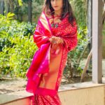 Payal Rohatgi Instagram - Nawab Malik ने जवाब दिया है sameer wankhede के defamation case पर। उनका कहना है कि परिवार का एक सदस्य कोई दूसरे सदस्य का case दर्ज नहीं कर सकता court में, court कि permission के बिना। साथ में Nawab Malik का यह भी कहना है के उनके द्वारा share किया गया birth certificate BMC द्वारा बनाया गया था। तो BMC को जवाब देना होगा birth certificate मामले पर की वो असली है या नक़ली है ? उनका यह भी कहना है कि Article 19 द्वारा उन्हें आज़ादी है अपने अभिव्यक्ति कि आज़ादी कि। और उनके द्वारा लगाए इलज़ामों को ग़लत साबित करने के बजाए sameer wankhede के पिताजी ग़लत defamation का case लगाकर अपने बेटे की illegal activities को छुपाना चाहते है। मैं इतना कहना चाहती हूँ कि भारत में अलग अलग levels पर भ्रष्टाचार है और sameer wankhede के birth certificate का सच और उनके schedule caste होने का सच सब बाहर आ जाएगा जल्द 🙏 #payalrohatgi