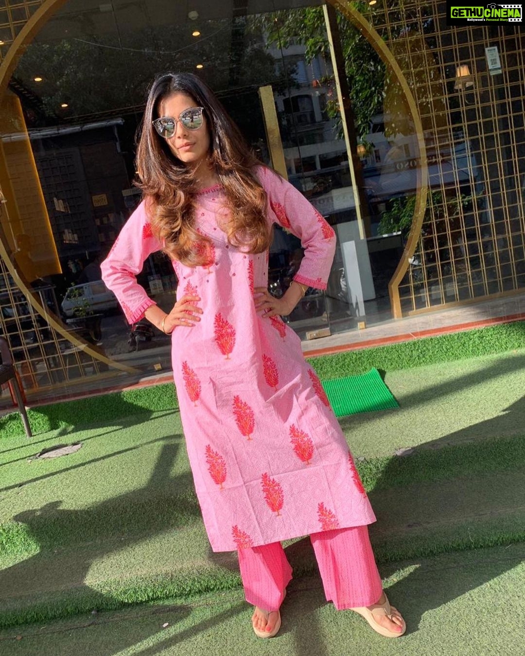 Payal Rohatgi Instagram - President Trump attended the speech of Prime Minister Modi at Houston which was full of Indian Americans and talked about dealing with R. Well great to hear that and that world leaders want to deal with this ideology that considers Non-Believers as #Kaffirs 🙏 Congress as expected opposed the presence of Donald Trump in Prime Minister Modi ji speech saying that it promoted favouritism towards Trump as the US elections were coming which was not good for India strategically. Some wannabe journalist said that Indian Americans should question Modi ji as to why Diversity was not promoted in India which is like a JOKE as Sanatan Dharm promotes #वासुदेवक़ुतुबकम which believes that the whole world is a family 🙏 #payalrohatgi @sarvam_curatedbyyashika
