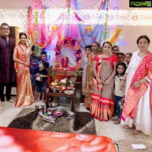 Payal Rohatgi Instagram - हमें न्यूज़ पड़ी की Income Tax department ने Mukesh Ambani, Nita Ambani और उनके ३ बच्चों को notice दिया ग़ैरक़ानूनी funds के तहेत। यह कानो में बहुत अजीब sound कर रहा था क्यूँकि बहुत लोग कहते हैं की Ambani सरकार बनाते हैं centre में। DK Shivakumar जो कांग्रिस के पहले के नेता थे उनकी बेटी Ashwariya के पास १०८ क्रोर की सम्पत्ति है जब की वो कोई काम नहीं करती 🤨 ।अच्छी बात है की यह सह black money के cases को जाँचा जा रहा है भारत में 🤪 #payalrohatgi
