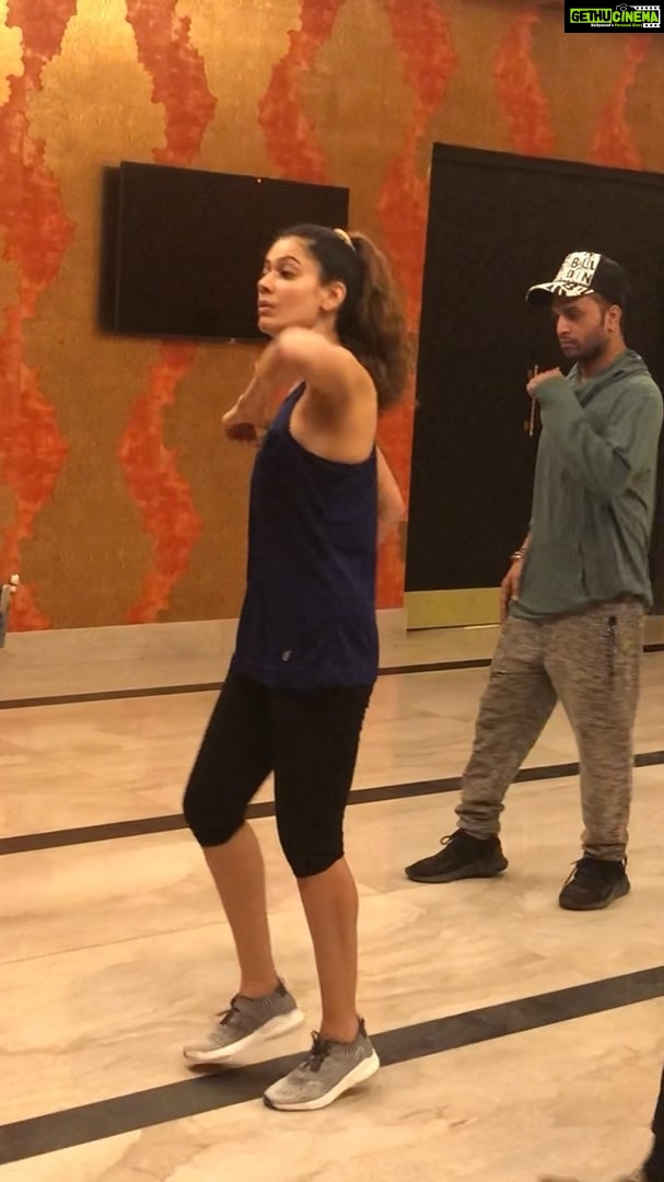 Payal Rohatgi Instagram - हमें लगता है कि जानबूच कर हिन्दु मंदिर को निशाना बनाया गया है कुछ वर्षों से क्यूँकि हिंदुओ को शर्मिंदा करने का शड़ीयंतर रचा जा रहा है। राम मंदिर अब तक अयोध्या में नहीं बना जब कि हम सब को पता है की भगवान राम के वंशज अभी भी हैं भारत में। उसी तरह सबरीमाला के मंदिर में महिलाओं का जाना जो १०-५० वर्ष आयु से हैं जिस पर रोक थी बताता है कि हिन्दु traditions को discrimination के नाम पर तोड़ने की कोशिश की जा रही है। संविधान के हिसाब से एक diety की इछाये को संविधान में महत्व दिया जाता है तो उस के अनुसार भगवान Ayappa और भगवान Ram दोनो की इछाये माननी चाहिए भारत के courts को। भगवान आयप्पा के बाक़ी मंदिरो में महिलाये जा सकती हैं चाहे वो कोई भी आयु की क्यूँ ना हो परंतु सबरीमाला में भगवान की प्राण प्रथिशथा हुई है जिससे spiritual level पर अगर महिला १०-५० वर्ष आयु की अंदर जाती हैं तो उन्हें हानि पहुँच सकती है क्यूँकि भगवान आयप्पा एक ब्रह्माचारी भगवान हैं 🙏 सब हिंदुओ को #FreeOurTemples यह movement को बढ़ावा देना चाहिए ताकि हिंदुओ को अपनी संस्कृति पर शर्म महसूस कराने वाले लोग अपना शडीयंतर बंद करे।