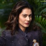 Payal Rohatgi Instagram - Imran Khan जी बहुत ज़्यादा बेवक़ूफ़ वाली speech दे रहे हैं अपने parliament में क्यूँकि उन्होंने Nazi ideology जो Hitler इस्तेमाल करता था Jews के ख़िलाफ़ उसका comparison किया है BJP/RSS की सोच से जो promote करती है सबका साथ, सबका विकास, सबका विश्वास 😉। इसलिए हमें लगता है की Khan कोई नशा कर रहे हैं। Khan को डर होगा कि अब भारत सरकार POJK और Gilgit-Baltistan को हासिल करेगी जो J&K state का ही हिस्सा थे।अब भारत देश के minority के ऊपर चिंता जताने वाले Imran Khan अपने देश में zero minority के ऊपर क्यूँ चिंता नहीं दिखते ? और क्या उनको पता है कि भारत में एक समुदाय के लोगों की आबादी इतनी बड़ रही है कि भारत के प्रधानमंत्री #PopulationControlLaw लाने का सोच रहे हैं 😉 । रही बात Nazism की वो तो रिश्ता रखती है मुस्लिम भाईचारे में क्यूँकि इसका सबूत एक लेखक AabhasMaldahiyar ने भी sources के साथ twitter पर share किया है। #payalrohatgi