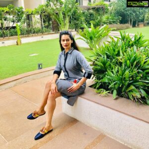 Payal Rohatgi Instagram - Dalit शब्द को अंगरेजो ने उत्पन्न किया था अपने फायेदे के लिए और भारत वासियों में फूट डालने के लिए क्यूँकि यह शब्द १९३५ के पहले हिंदुओ में कभी इस्तेमाल नहीं किया जाता था। कुछ राजनीतिक पार्टी जानबूचकर दलित-मुस्लिम एकता फेलाना चाहते हैं परंतु ना वो #JogendarnathMandal की कहानी बताते हैं अपने लोगों को जो पाकिस्तान के पहले न्याय मंत्री थे दिखाता हैं उनका खेल। शबरी के बारे में शायद बहुत लोगों को नहीं पता।शबरी ने भगवान राम को जामुन खिलाया था जब वो उन्हें मिले थे परंतु उन्हें खट्टे जामुन नहीं खाने को मिले इसलिए शबरी ने सारे जामुन पहले चखे थे। यह सुनकर हम सब को फिर से यह बात समझनी चाहिए की सनातन धर्म में जातीवाद नहीं है और शबरी जो एक साफ़ सफ़ाई के वरना से थी उसके झूठे जामुन भगवान राम ने खाया जो क्षेत्रीय वरना से थे। #payalrohatgi