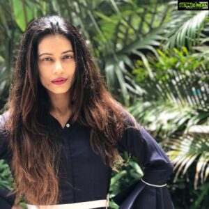Payal Rohatgi Instagram - Kashmiri Kashmiri Kashmiri 👋 Kashmir Muslims are NOT 1st class citizen of India. Jammu Hindus & Ladakh Buddhists are NOT 2nd class citizen of India 🙏 All are EQUAL in the eyes of #Secular India 😉 Pls don’t #Divide Indians on basis of religion 🙏 #PayalRohatgi