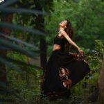 Payal Rohatgi Instagram - Clothes have No Religion 🤨 Clothes itself is Religion 😜 #LiberalsCantBullyMe #LiberalismIsAMentalDisorder #PayalRohatgi #StandwithKashmir @manthan_sarvasvaphotography @_littledesign_