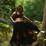 Payal Rohatgi Instagram - Clothes have No Religion 🤨 Clothes itself is Religion 😜 #LiberalsCantBullyMe #LiberalismIsAMentalDisorder #PayalRohatgi #StandwithKashmir @manthan_sarvasvaphotography @_littledesign_