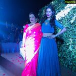 Payal Rohatgi Instagram - #SikhsAreHindus 🙏 Sikh Panth में अलगावाद कैसे फेलाया गया इसके ऊपर आज हम बात करेंगे। #MaxArthurMacauliffe करके इंसान ने यह सोच फेलाई के सिख हिन्दु नहीं होता और Guru Granth Saheb का translation भी किया।उनके क्या विचार थे Hinduism के बारे में वो अब हम आप सब से साथ share करेंगे। उनके हिसाब से Hinduism, America के एक बड़े साँप की तरह था जो अपने लपेटे में एक छोटे प्रतिधवांधी को ले लेता है। १८६४ में Civil Service द्वारा Max पंजाब आए।१८८२ में यह पंजाब के DC बने।उसने देखा की सिख एक ताक़तवर क़ौम है और आर्मी के लिए उपयुक्त इसलिए उनके लिए आर्मी में #आरक्षण शुरू किया।Max ने आरक्षण के द्वारा हिन्दु का सिख में धर्म परिवर्तन करना शुरू किया जो उस समय धर्म परिवर्तन की तौर से नहीं देखा जाता था।यह करने से सिख की जनसंख्या बड़ने लगी 🙏 कान्हा सिंह नाभा कि किताब - ‘हम हिन्दु नहीं’ की funding भी Max Arthur ने की थी। Max ने ख़ुद एक किताब लिखी जहाँ उन्होंने Khalsa पूजा प्रकृति आरम्भ की और सिखों के लिए आर्मी में शपथ ग्रहण की अलग परमपारा की शुरूआत की । महंतो के देखरेख में गुरुद्वारा और दरबार हुआ करते थे उस समय।परंतु महंतो से यह छिनकर खालसा सीखो को देने का विचार भी Max Arthur का था।महंतो के ख़िलाफ़ साज़िश शुरू की गयी और उन्हें बदनाम करने का सिलसिला शुरू हुआ। बहुत सारे गुरुद्वारों को police के सहयोग से भी कबजाया गया। १९२५ में सिख गुरुद्वारा bill पारित हुआ और क़ानूनी तरीक़े से गुरुद्वारों के क़ब्ज़े खालसा सीखो को दिए गए। SGPC का गठन हुआ जो निर्णय लेता था कि कौन सिख है और कौन नहीं।पूर्ण रूप से सिखों से हिन्दु विघठन निकालने का कार्य शुरू हुआ।SGPC सिख इतिहास को अलग तरीक़े से लिखने लगा और हिन्दु परछाईं को भी दूर करने लगा।यहाँ भी ब्राह्मण को villain तहित दिखाने का प्रयास करा गया।पंजाबी में फ़ारसी भाषा के शब्दों का प्रयोग किया जाने लगा। Guru Gobind Singh जी कि वाणी Dasam Granth में भी ब्राह्मण की ख़िलाफ़ सोच को फेलाने की कोशिश की गायी।हक़ीक़त राय, सती दास, मती दास, भाई दयाल के बलिदान को सीखो के बलिदान बताकर प्रचारित किया गया जबकि इनके वंशज तो आज की तारीख़ में भी हिन्दु है। बंदा बहादुर जिसका उस समय तत् खालसा द्वारा विरोध किया जाता था और मुग़लों से मिलकर उसे पकड़ाया गया था SGPC आज उसे सिख हीरो के रूप में बताती है। निर्मल अखाड़ा Guru Gobind Singh जी की डाली हुई संसथा थी और sanskrit का प्रचार करती थी उसे भी SGPC ने नकार दिया। #payalrohatgi @kakandora