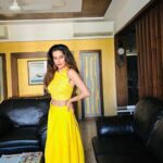 Payal Rohatgi Instagram - #Repost @instabollywoodgyan with @get_repost ・・・ Payal Rohatgi looks gorgeous in yellow dress.❤😍😍 . @payalrohatgi . Wearing: @tisoghariofficial . . #payalrohatgi #instabollywoodgyan #india #bollywood Azam Khan u are an idiot 🙏 Azam Khan बेवक़ूफ़, Godse देशभक्त और Madrassa में scholarship सही क्यूँकि मुस्लिम बच्चों की सोच बदलना है- #PayalRohatgi Azam Khan एक बहुत छोटी political party से हैं और मैंने उनके बारे में तब सुना था जब उन्होंने भदे comments किया थे #JayaPrada जी के ऊपर।अब उन्होंने Madrassa के support में कहा है की वहाँ से Godse नहीं पैदा होते तो बेवक़ूफ़ uncle Madrassa से Mohammed Ghori, Mehmood Ghazni, Aurangzeb Hafeez Sayeed, Osama Bin Laden जैसे दरिंदे ज़रूर पैदा होते हैं 🤨। रही बात Godse जी की तो वो एक देश भक्त थे और उन्होंने Gandhi जी को मारा क्यूँकि गांधी जी हिन्दु हित और भारत हित में फ़ेसले नहीं ले रहे थे। Godse जी का तारिका ग़लत था परंतु उनकी सोच ग़लत नहीं। रही बात Madrassa को Formal education से कनेक्ट करने की तो यह एक सही सोच है क्यूँकि हमें भारत के मुस्लिम बच्चों की सोच Abdul Kalam जी जैसी करनी होगी नाकी जिहादी Adil Ahmed Dar जैसी जिसने #Pulwama attack किया। भारत देश मैं काफ़ी मुज़्लिम converted हिन्दु हैं जिनके पूर्वजों को ज़बरदस्ती convert किया मुग़लों ने और वो अगर अपने बच्चों को madrassa भेजते हैं पड़ने के लिए तो उनको brainwash होने से बचाने के लिए यह scholarship और formal education सही है। भारत में सभी नागरिक सभी धर्म के समान हैं और मुज़्लिम बच्चों को सही education का ज़रिया यह योजना देगी और यह बच्चें आगे जाके भारत को जोड़ने का काम करेंगे ना की तोड़ने का ।