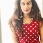 Payal Rohatgi Instagram - Hindus don’t call 4 religious gatherings on any day of week. They don’t behave insecure to spread their teachings. Muslims call 4 religious gatherings on #Fridays & Christians call on #Sunday. Just pointing out a #fact observed by me. Who wants to increase nos? #Repost @fashion_diaries09 with @get_repost ・・・ She's totally slaying in this look ❤❤ @payalrohatgi feat.DIAMOND MIRROR JHUMKAS ❤ #payalrohatgi #actress #celebrity #bollywoodactress #celebrityjewellery #celebritystyle #celebrityfashion #bollywood #tollywood #bollywoodactoractress