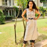 Payal Rohatgi Instagram - मैंने अभी तक Ajaz के ख़िलाफ़ police complaint file नहीं किया क्यूँकि में मुंबई से भार हु और में देखना चाहती थी कि भारत में रहने वाले भारतीय लोगों को देश की अखंडता के बारे में पड़ी है की नहीं 🙏 में Indian Media के दोगलेपण को भी देखना चाहती थी जिसको Kangana Ranauat जैसी अभिनेत्री ने देशद्रोही कहा अपनी नयी फ़िल्म की press conference में। मुंबई police के twitter ने मुझे ब्लाक किया उस पे भी कुछ news outlet जैसे iDiva ने मुझे बुरा भला कहा तो में उनके लिए यह video बना रही हु। पायल रोहतगी के अस्तित्व के बारे में भारत की feminists को नहीं पड़ी मगर भारत की अखंडता के बारे में भी नहीं पड़ी यह तो बहुत बुरी बात है ना।में इतने दीनो से चुप थी जब कि उसने मेरे लिए अपशब्द का इस्तेमाल किया है क्यूँकि में उसके परिवार के बारे में सोच रही थी परंतु उसने मुझसे माफ़ी नहीं माँगी अभी तक और ना ही उसको मेरे परिवार के बारे में पड़ी है। अगर दूसरे दिन मैंने Ajaz जैसे के ख़िलाफ़ complaint करी होती तो आप मुझे ही publicity hungry औरत कहते। अब बात करते हैं भारत की Feminists, Swara Bhasker, Sonam Kapoor, Shabana Azmi जी भी जिनके ख़िलाफ़ मैंने बहुत videos बनाए हैं क्यूँकि इनकी सोच से सहमत नहीं हु काफ़ी बार। परंतु इन्होंने भी अभी तक Ajaz के विडीओ के ख़िलाफ़ नहीं कुछ बोला है जो आश्चरिया जनक है। Shabana जी के लिए मैंने अपशब्द का प्रयोग नहीं किया और Ajaz झूट बोल रहा है अपने विडीओ में। Swara के अस्तित्व के ऊपर भी मैंने comment नहीं किया जबकि मैं उसकी सोच से सहमत नहीं होती बहुत बार। Sonam के पिताजी वोहि प्रधानमंत्री के swearing in ceremony में जाते हैं जिसे वो एक fundamentalist कहती है।Gul Panang जी के साथ मैंने एक फ़िल्म की है और वो #Aap party की समर्थक है की क्या वो मुझे support करती है यह मामले में ? #payalrohatgi @beindiofficial