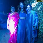 Payal Rohatgi Instagram - #SikhsAreHindus 🙏 Sikh Panth में अलगावाद कैसे फेलाया गया इसके ऊपर आज हम बात करेंगे। #MaxArthurMacauliffe करके इंसान ने यह सोच फेलाई के सिख हिन्दु नहीं होता और Guru Granth Saheb का translation भी किया।उनके क्या विचार थे Hinduism के बारे में वो अब हम आप सब से साथ share करेंगे। उनके हिसाब से Hinduism, America के एक बड़े साँप की तरह था जो अपने लपेटे में एक छोटे प्रतिधवांधी को ले लेता है। १८६४ में Civil Service द्वारा Max पंजाब आए।१८८२ में यह पंजाब के DC बने।उसने देखा की सिख एक ताक़तवर क़ौम है और आर्मी के लिए उपयुक्त इसलिए उनके लिए आर्मी में #आरक्षण शुरू किया।Max ने आरक्षण के द्वारा हिन्दु का सिख में धर्म परिवर्तन करना शुरू किया जो उस समय धर्म परिवर्तन की तौर से नहीं देखा जाता था।यह करने से सिख की जनसंख्या बड़ने लगी 🙏 कान्हा सिंह नाभा कि किताब - ‘हम हिन्दु नहीं’ की funding भी Max Arthur ने की थी। Max ने ख़ुद एक किताब लिखी जहाँ उन्होंने Khalsa पूजा प्रकृति आरम्भ की और सिखों के लिए आर्मी में शपथ ग्रहण की अलग परमपारा की शुरूआत की । महंतो के देखरेख में गुरुद्वारा और दरबार हुआ करते थे उस समय।परंतु महंतो से यह छिनकर खालसा सीखो को देने का विचार भी Max Arthur का था।महंतो के ख़िलाफ़ साज़िश शुरू की गयी और उन्हें बदनाम करने का सिलसिला शुरू हुआ। बहुत सारे गुरुद्वारों को police के सहयोग से भी कबजाया गया। १९२५ में सिख गुरुद्वारा bill पारित हुआ और क़ानूनी तरीक़े से गुरुद्वारों के क़ब्ज़े खालसा सीखो को दिए गए। SGPC का गठन हुआ जो निर्णय लेता था कि कौन सिख है और कौन नहीं।पूर्ण रूप से सिखों से हिन्दु विघठन निकालने का कार्य शुरू हुआ।SGPC सिख इतिहास को अलग तरीक़े से लिखने लगा और हिन्दु परछाईं को भी दूर करने लगा।यहाँ भी ब्राह्मण को villain तहित दिखाने का प्रयास करा गया।पंजाबी में फ़ारसी भाषा के शब्दों का प्रयोग किया जाने लगा। Guru Gobind Singh जी कि वाणी Dasam Granth में भी ब्राह्मण की ख़िलाफ़ सोच को फेलाने की कोशिश की गायी।हक़ीक़त राय, सती दास, मती दास, भाई दयाल के बलिदान को सीखो के बलिदान बताकर प्रचारित किया गया जबकि इनके वंशज तो आज की तारीख़ में भी हिन्दु है। बंदा बहादुर जिसका उस समय तत् खालसा द्वारा विरोध किया जाता था और मुग़लों से मिलकर उसे पकड़ाया गया था SGPC आज उसे सिख हीरो के रूप में बताती है। निर्मल अखाड़ा Guru Gobind Singh जी की डाली हुई संसथा थी और sanskrit का प्रचार करती थी उसे भी SGPC ने नकार दिया। #payalrohatgi @kakandora