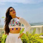 Payal Rohatgi Instagram - आज फिर से में आपके साथ ख़बर share करना चाहती हु जो हमें मिली हमारे office के number पे।बहुत सारे मुज़्लिम अभिनेता और अभिनेत्री ने हिन्दु नाम रखकर Bollywood में अपना career शुरू किया है। सबसे मशहूर नाम है #DilipKumar साहेब का जो #YusufKhan नाम रखते है real ज़िंदगी में। Jonny Walker, Madhubala, MeenaKumari, Villian Ajit यह सब नाम थे मुस्लिम लोगों के जिन्होंने नाम बदला बॉलीवुड में काम करने के लिए परंतु धर्म नहीं। सब से ज़्यादा आश्चर्य वाली बात है कि #JohnAbraham एक मुस्लिम है जिनका असली नाम #FarhanIbrahim है 🙏 ७० साल से यह actors अपनी identity छुपा रहे थे परंतु अब मामला बदल गया है क्यूँकि आज khan नाम रखना गर्व कि बात लगती है लोगों को। जो फ़िल्मों में hero मुज़्लिम हो और heroine हिन्दु उसे कहा जाता है कि funding आसानी से मिल जाती है। Anubhav Sinha जैसे directors को भी funding ऐसे ही मिलती है जो hinduphobic फ़िल्मे और झूठी फ़िल्म जैसे Article 15 बनाते है।कुछ लेखक जैसे Javed Akhtar जो hinduphobic हैं वो ज़्यादातर हिंदी फ़िल्म लिखते हैं जहाँ काफ़ी characters जैसे ईमानदार मुस्लिम और पाखंडी ब्राह्मण ऐसे किरदार आप काफ़ी समय से देखते आ रहे हैं। स्वागत है नए बॉलीवुड में जहाँ आप यह सच को देख सकते हैं 🙏 #payalrohatgi