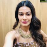 Payal Rohatgi Instagram – #MehboobaMufti जो एक समय पर J&K कि CM रह चुकी है उसने #TabrezAnsari कि मौत को communal angle दिया जो एक #Chor था और BJP सरकार जो Jharkhand में है उसे blame करने कि कोशिश की।उन्होंने भारत की नक़ली media का angle कि Tabrez को इसलिए मारा गया क्यूँकि वो #जयश्रीराम नहीं बोल रहा था दिखाता है हमारे देश कि मीडिया का दोगलापण। 
यह जो नक़ली media है इसने कभी awareness नहीं create करी जब Bengal में #RamKrishna के एक सनयासी को मार दिया गया क्यूँकि वो #जयश्रीराम chant कर रहा था। साथ में #Ramalingam को Tamilnadu में इसलिए मार डाला क्यूँकि वो Dalits कि conversion रोक रहा था।हम सब को पता है अभी कि कैसे Bengal में Dr का skull smash करने की कोशिश कि गयी थी। यह दिखता है कि #DaraHuaMusalman यह tagline जो नक़ली लोग promote कर रहे है उनका मक़सद क्या है और हम सब को पता है कि यह minority कैसे अपनी जनसंख्या बड़ा रही है और आज के दिन minority नहीं है। साथ में हम नाम ले रहे हैं उन लोगों का जो Non-Muslims हैं और उनको lynch किया गया भारत में। हम फिर से कह रहे हैं कि हम यह सोच के ख़िलाफ़ है ना कि कोई धर्म के 🙏 #payalrohatgi