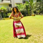 Payal Rohatgi Instagram - यहाँ पर हम बात करते हैं कि दुनिया में चार प्रकार के लोग होते हैं और यह जो चार प्रकार के लोग होते हैं वो सनातन धर्म के चार varna मैं समा जाते हैं। #BrahminVarna : यह लोग ज़िन्दगी की हर मुश्किल अपने दिमाग़ से सुलझाते हैं। वो होते हैं professors, scientists, saints, जैसे लोग। यह लोग सिर्फ़ knowledge के भूखे होते है। जैसे Chanakya, Ramanujan, Einstein, etc #KshtriyaVarna : यह लोग ज़िन्दगी की हर मुश्किल अपनी शक्ति से सुलझाते है इसलिए अपने शरीर पे काम करते हैं। यह एक शक्तिशाली organisation का हिस्सा होते हैं या फिर राजनीति से भी जुड़े हो सकते हैं। इनके उदाहरण Trump, Chandragupta, Pandava, Hitler, Napolean, etc #VaishyaVarna : यह वर्ग के लोग लेन-देन में अपनी ज़िन्दगी का रहस्य छुपाए रखते हैं और पैसों से अधिक प्यार रखते हैं। यह पैसों द्वारा बुद्धिविज लोग और शक्तिशाली लोगों को अपने अनुसार चलाने की कोशिश भी करते हैं। जैसे Ambani, Tata, Birla, etc #ShudraVarna : यह वर्ग के लोग अपनी ज़िन्दगी गुज़ारते हैं दूसरों की सेवा करके और यह करने में उनको पैसे मिलते हैं तो भी ठीक होता हैं उनके लिए और कुछ लोग मुफ़्त में भी सेवा करते हैं। जैसे Mother Teresa, Sister Nivedita etc अब #LawofKarma का मतलब सबकुछ जो हम consciously, subconsciously और unconsciously करते हैं। जब हम मर जाते हैं तो यह सब एक seed में समा जाता है और यह seed of karma हमारी अगली ज़िंदगी का blueprint बनता है जिसे हम #Sanchita भी कह सकते हैं। एक Atma जिसमें कोई ख़ास Sanchita हो वो फिर से जनम ले रही हो तब वो उस कोख की तलाश में होती है जो उसकी इन Sanchita से मिलती जुलती हो। इसलिए इस ख़ास system द्वारा Atma एक सही घर अपने लिए चुनती है।और इसी तरह अगर एक soul ने बार बार एक ही varna में जनम लिया तो फिर वो उस Varna के सारे संस्कार में माहिर हो जाता है। और इस वजह से पहले समय साधु कहते थे की पति और पत्नी एक varna के हो तो उनका बच्चा वो varna के संस्कारो में माहिर हो जाता है। परंतु कभी atma दूसरे varna में भी जनम ले सकती है कोई कारण वर्ष। जैसे अगर आप एक किसान के घर पैदा हुई तो ज़रूरी नहीं आप Shudra Varna के हैं क्यूँकि शायद आपके पिताजी ने खेती का काम कोई मजबूरी से लिया भी हो सकता है। कुछ बार कुछ लोग एक दूसरे से मिलने के लिए कुछ अलग varna में पैदा भी होते हैं। जैसे हमने अपने roots से नाता तोड़ा हम अधर्म की तरफ़ जाने लगे और Varna system को भूल कर उसे Caste System बना दिया 🙏